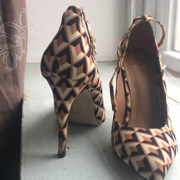 Geometric print stiletto heels - Picture 2 of 2